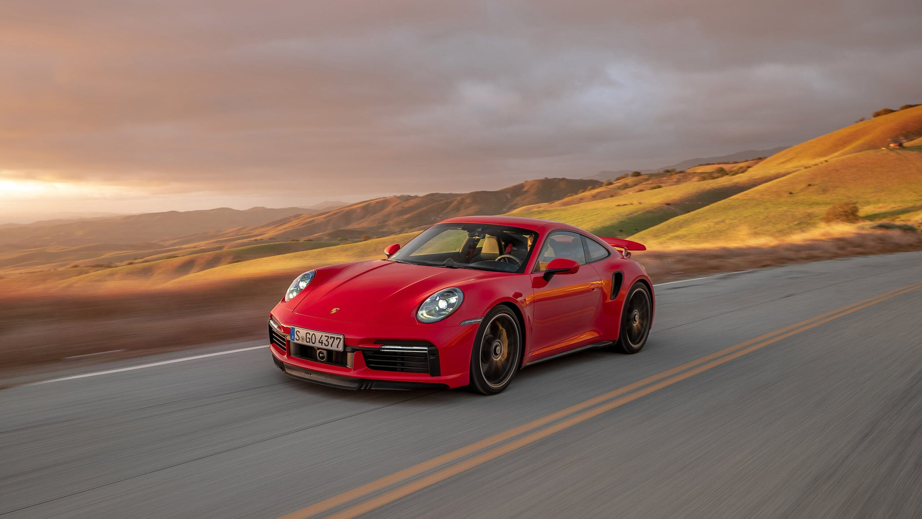 The Timeless Porsche 911: 4 Key Facts that Make it an Icon