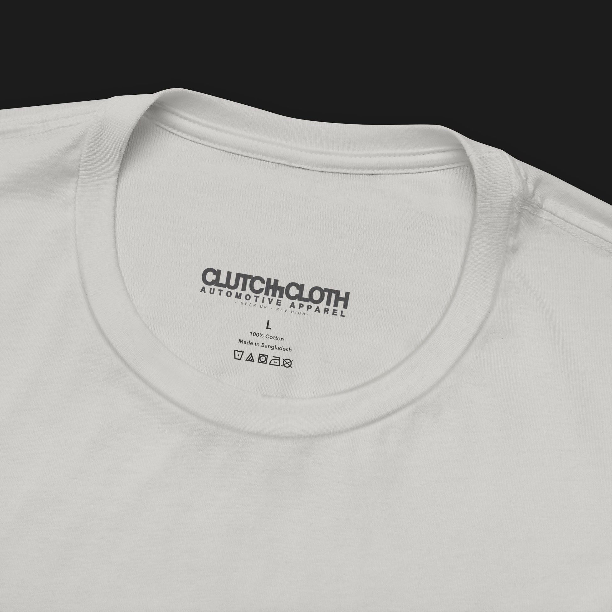 Retro Masterpiece Car Culture Automotive Graphic T-Shirt Collar – Silver unisex tee featuring a retro-inspired supercar design with Japanese text and cityscape. A perfect gift for vintage car lovers and JDM enthusiasts.